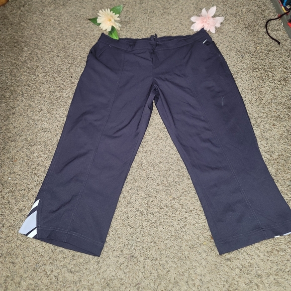 Nike Capri color gray and Stripes color white and purple - Picture 6 of 9